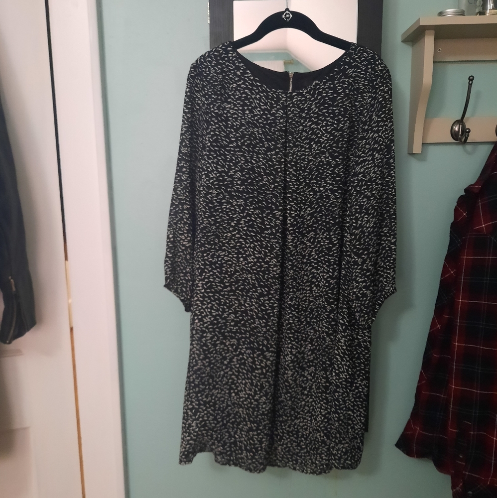 H & M black and white shift dress